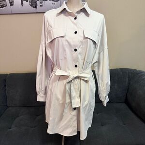 🏷️ 3 for $10 - NWOT Off-White Button-Up Shirt Dress with Belt